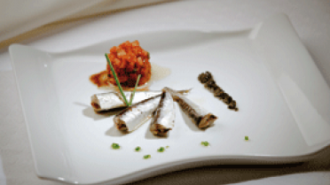 Sardiñas pescadeRías con vinagreta de tomate e aceite de oliva negra